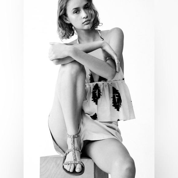 NWT. Zara Sandy Brown Studded Flat Suede Sandals. Size 6,5. - Picture 7 of 10